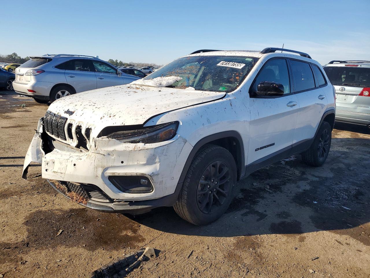2023 Jeep Cherokee Altitude Lux, VIN 1C4PJMMB6PD101982 — Front end