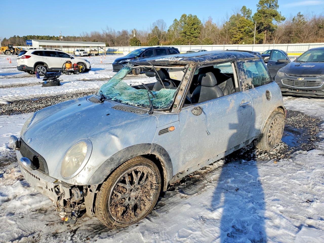 2002 MINI Hardtop, VIN WMWRC334X2TC33691 — Front end