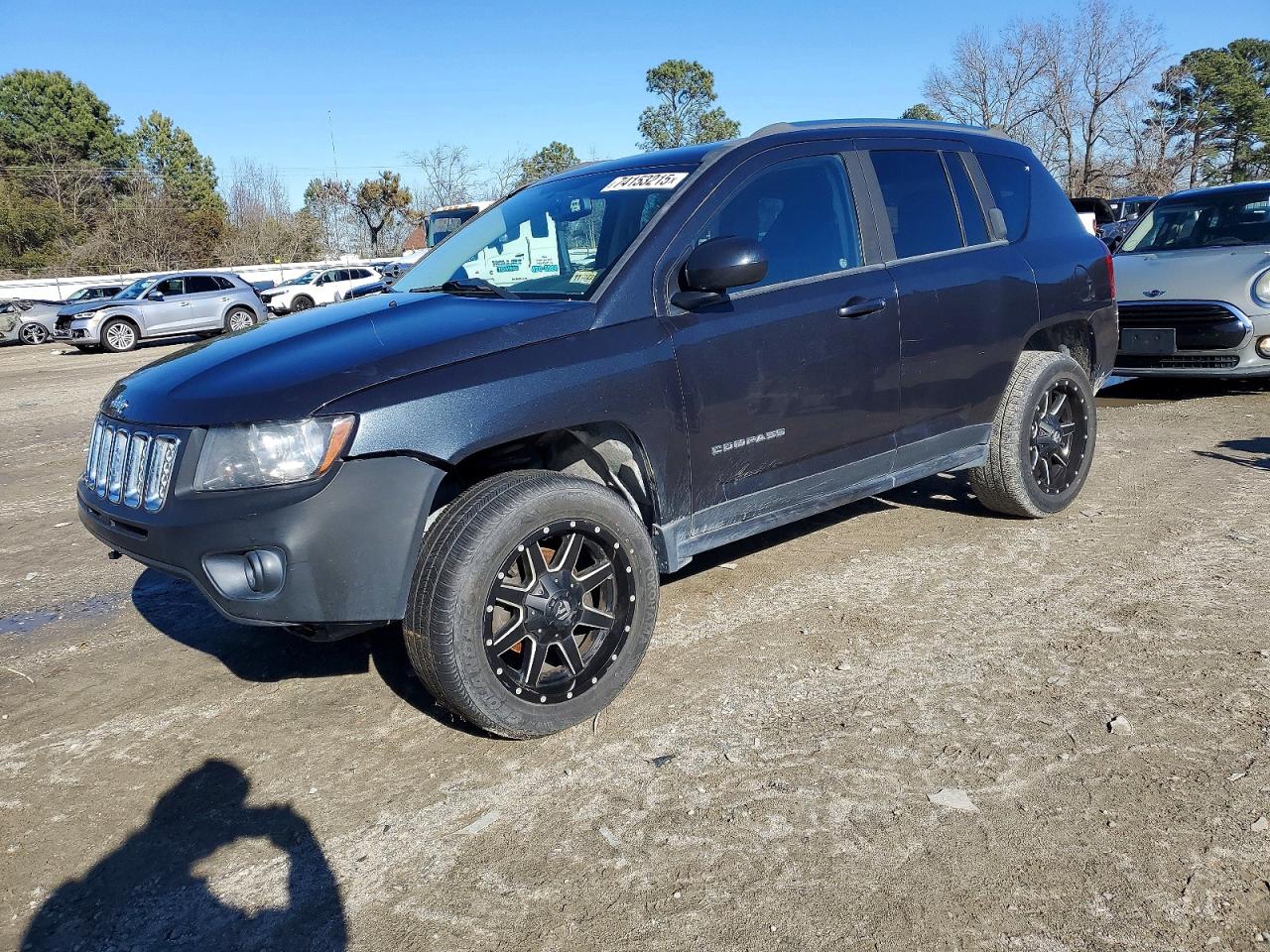 2014 Jeep Compass Latitude, VIN 1C4NJDEB1ED885247 — Front end
