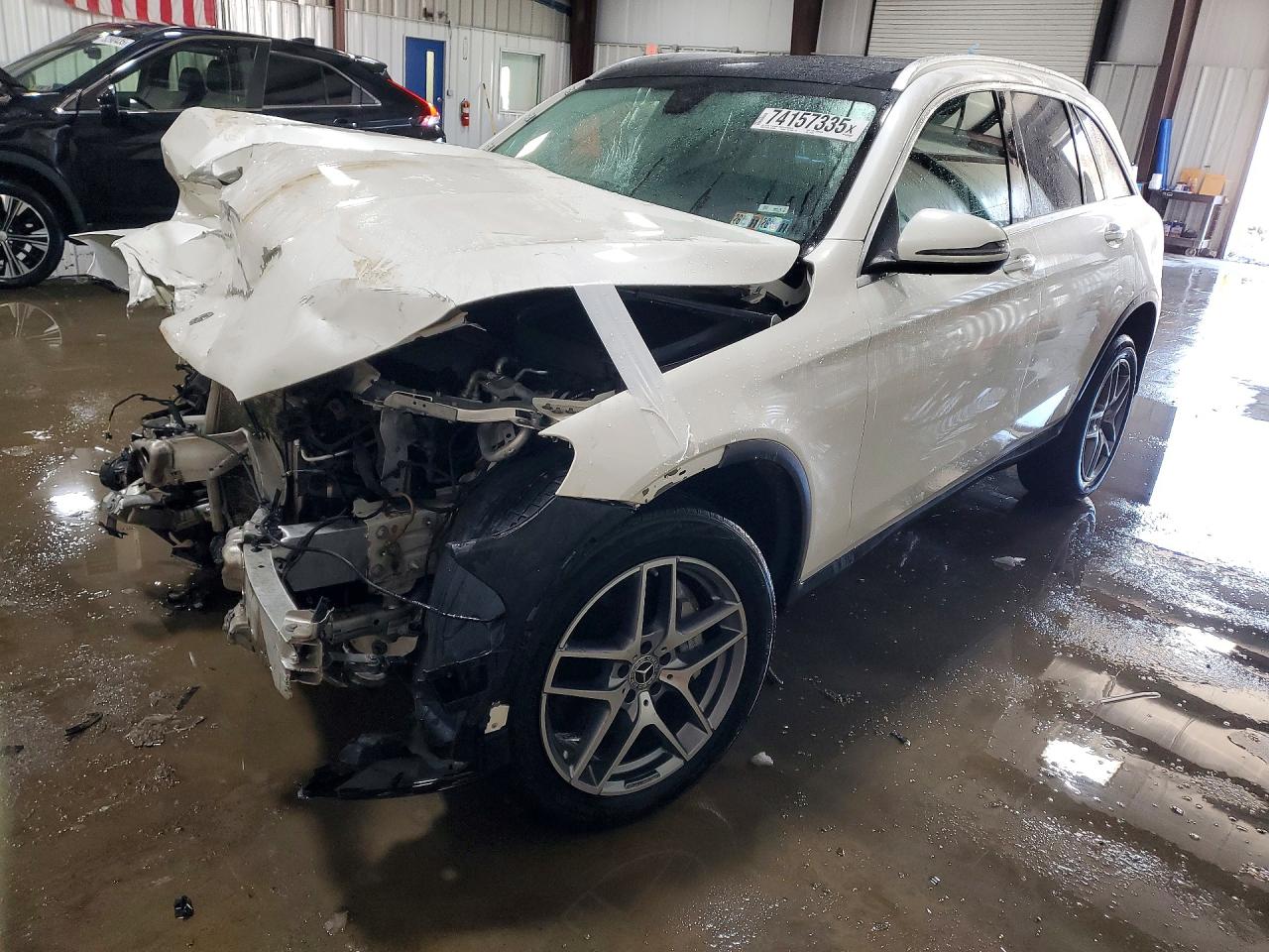 2019 Mercedes-Benz GLC 300, VIN WDC0G4KB4KV195666 — Front end