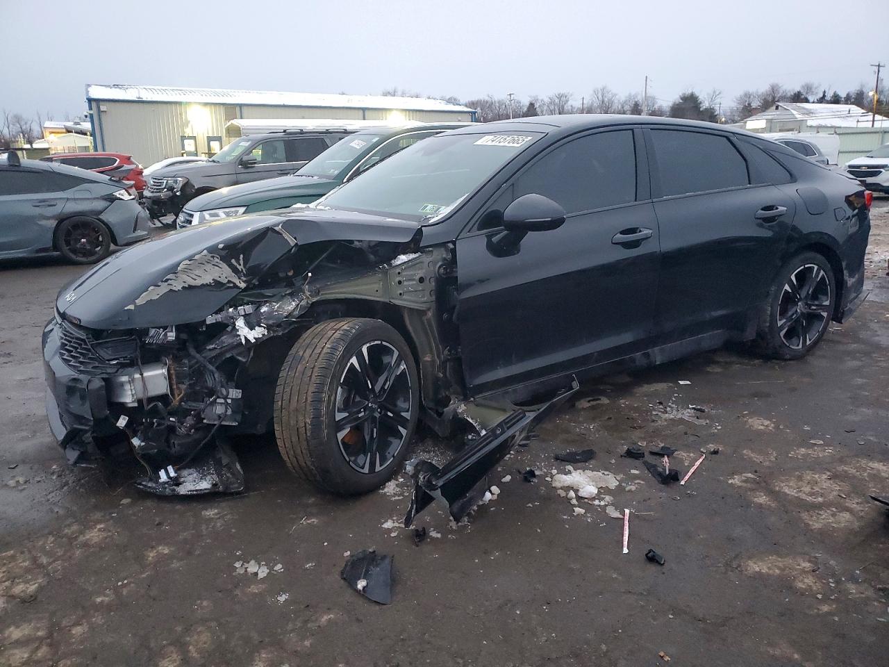 2022 Kia K5 GT-Line, VIN 5XXG64J29NG101368 — Front end