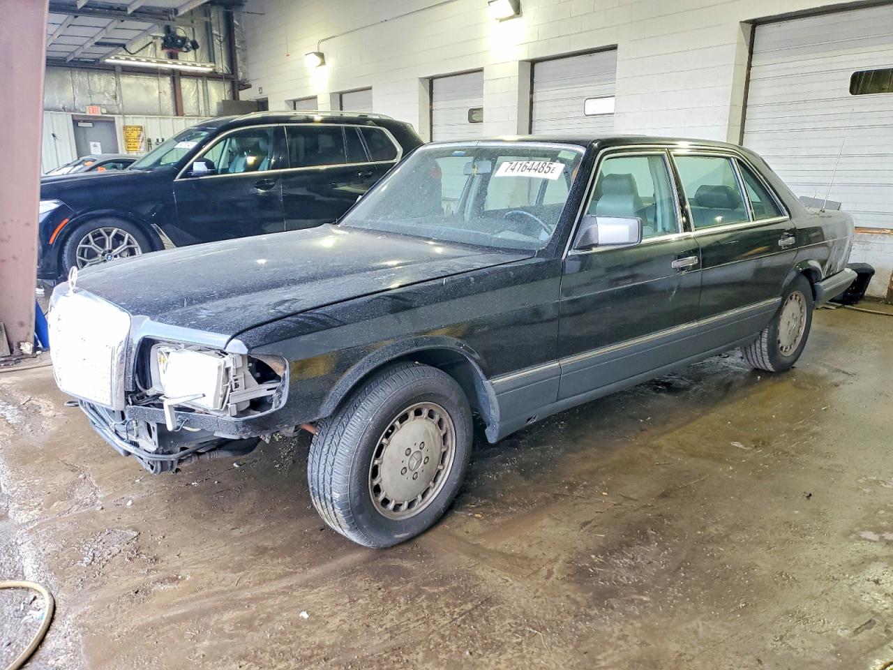 1989 Mercedes-Benz 420 SEL, VIN WDBCA35E8KA462172 — Front end