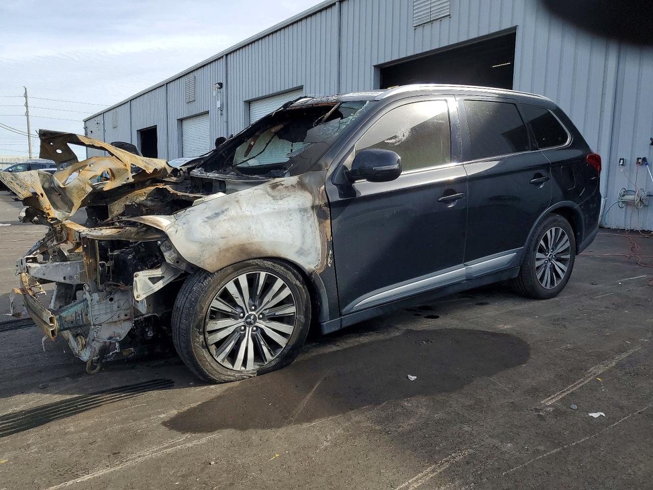 2019 Mitsubishi Outlander SE, VIN JA4AD3A34KZ020358 — Engine fire