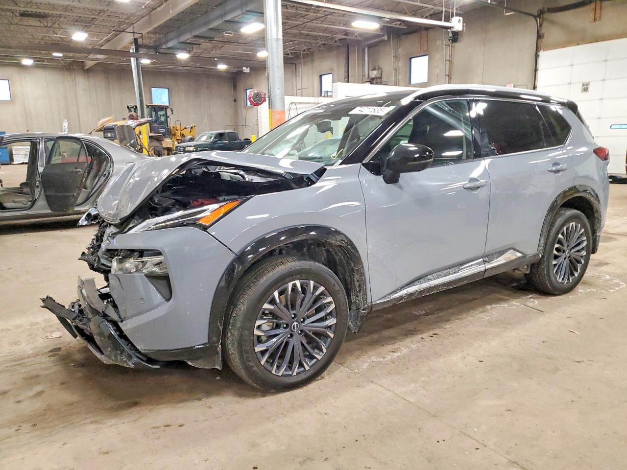 2025 Nissan Rogue Platinum, VIN JN8BT3DD9SW471924 — Front end