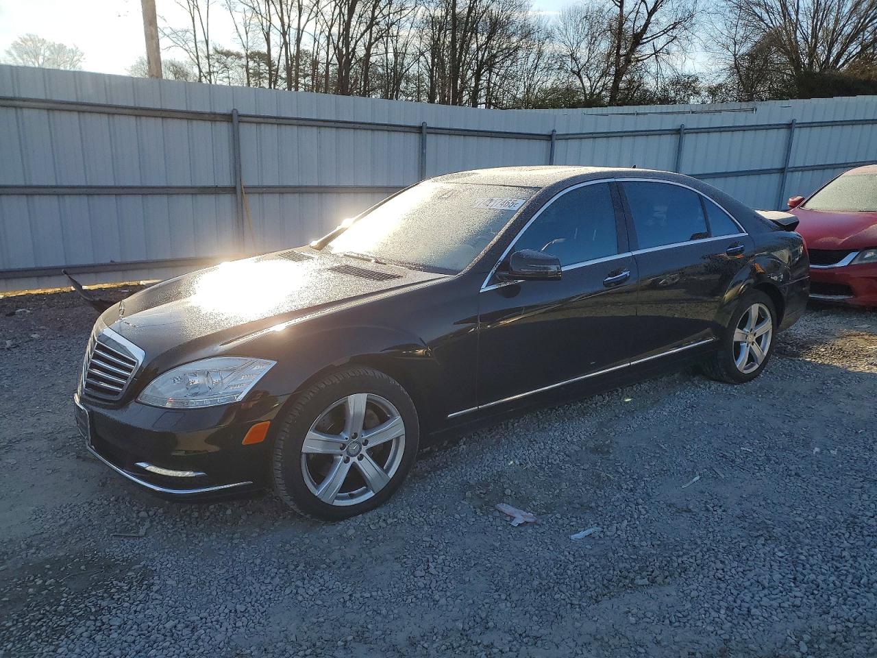 2010 Mercedes-Benz S 550, VIN WDDNG7BB6AA321552 — Rear end