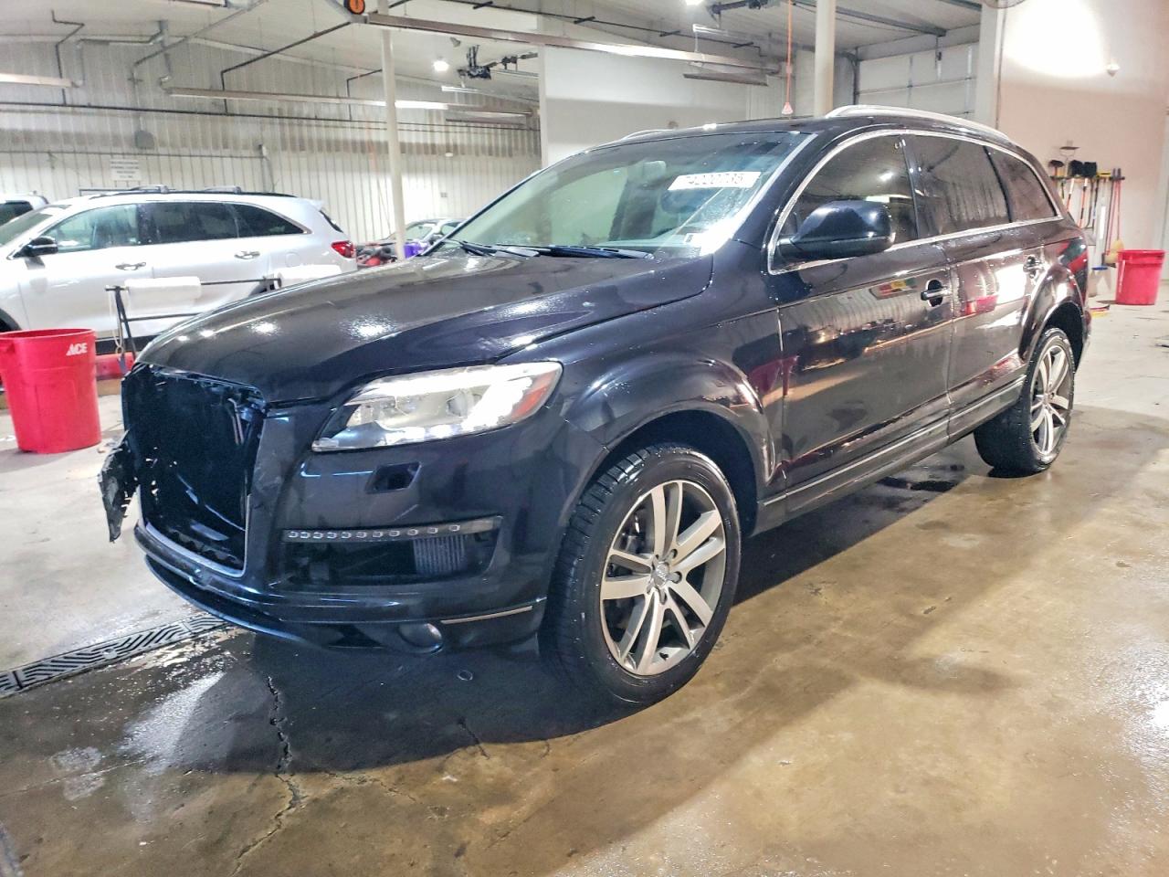 2012 Audi Q7 Premium Plus, VIN WA1LMAFE9CD009670 — Перед