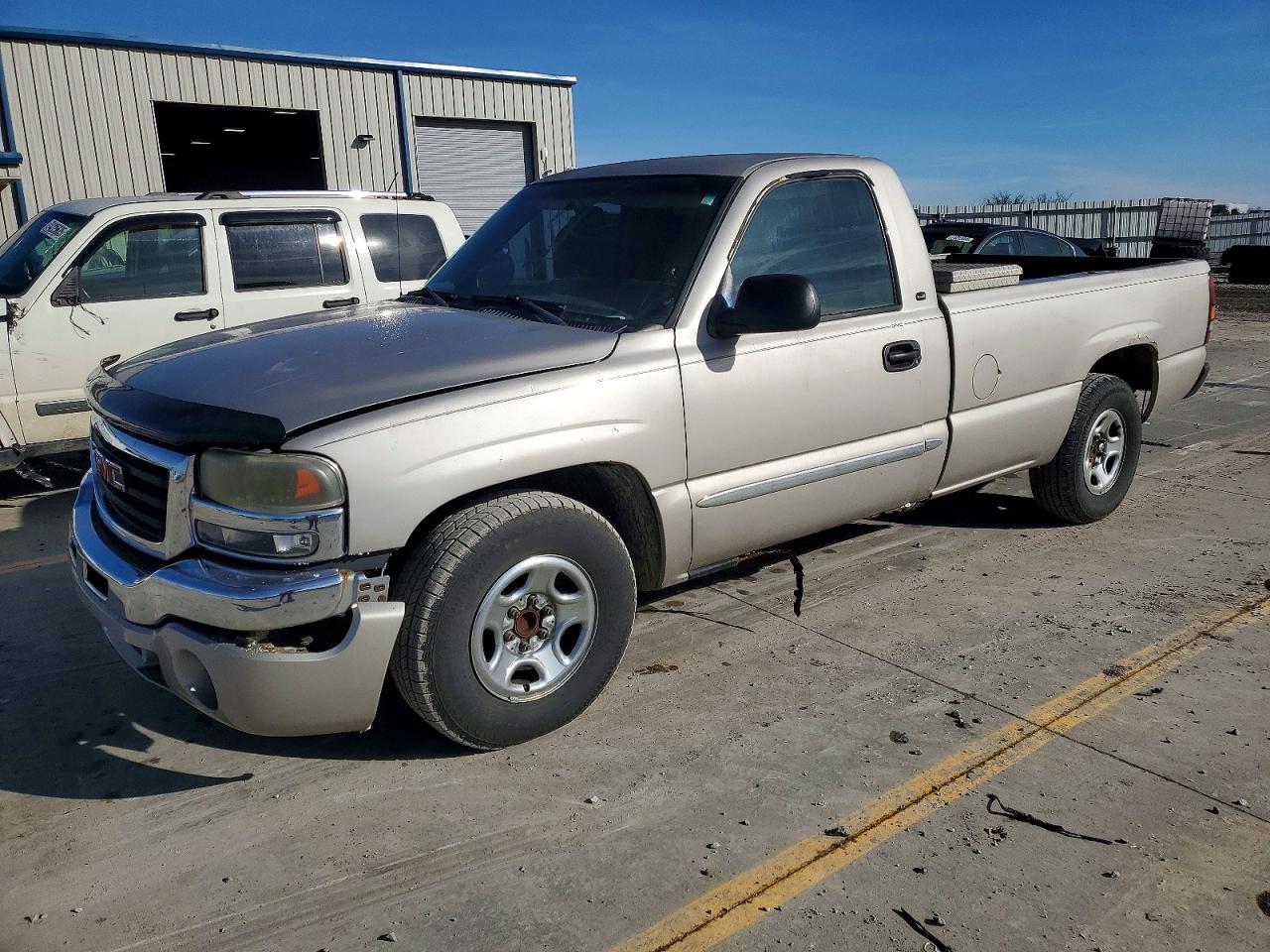 2004 GMC Sierra 1500 SLE, VIN 1GTEC14T24Z207403 — Фото с аукциона