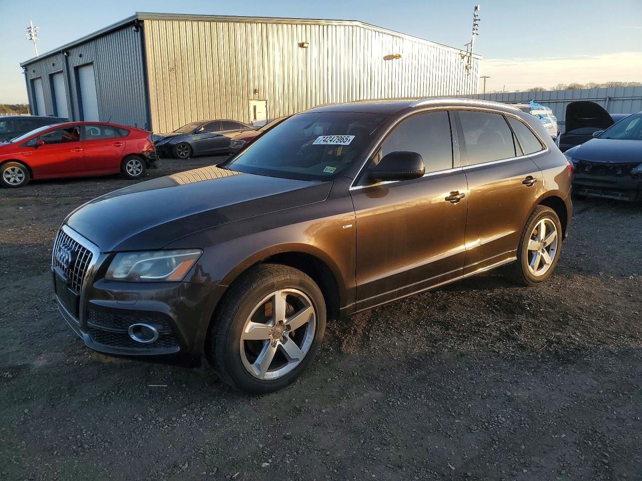 2011 Audi Q5 Premium Plus, VIN WA1DKAFP1BA076856 — Minor dents and scratches