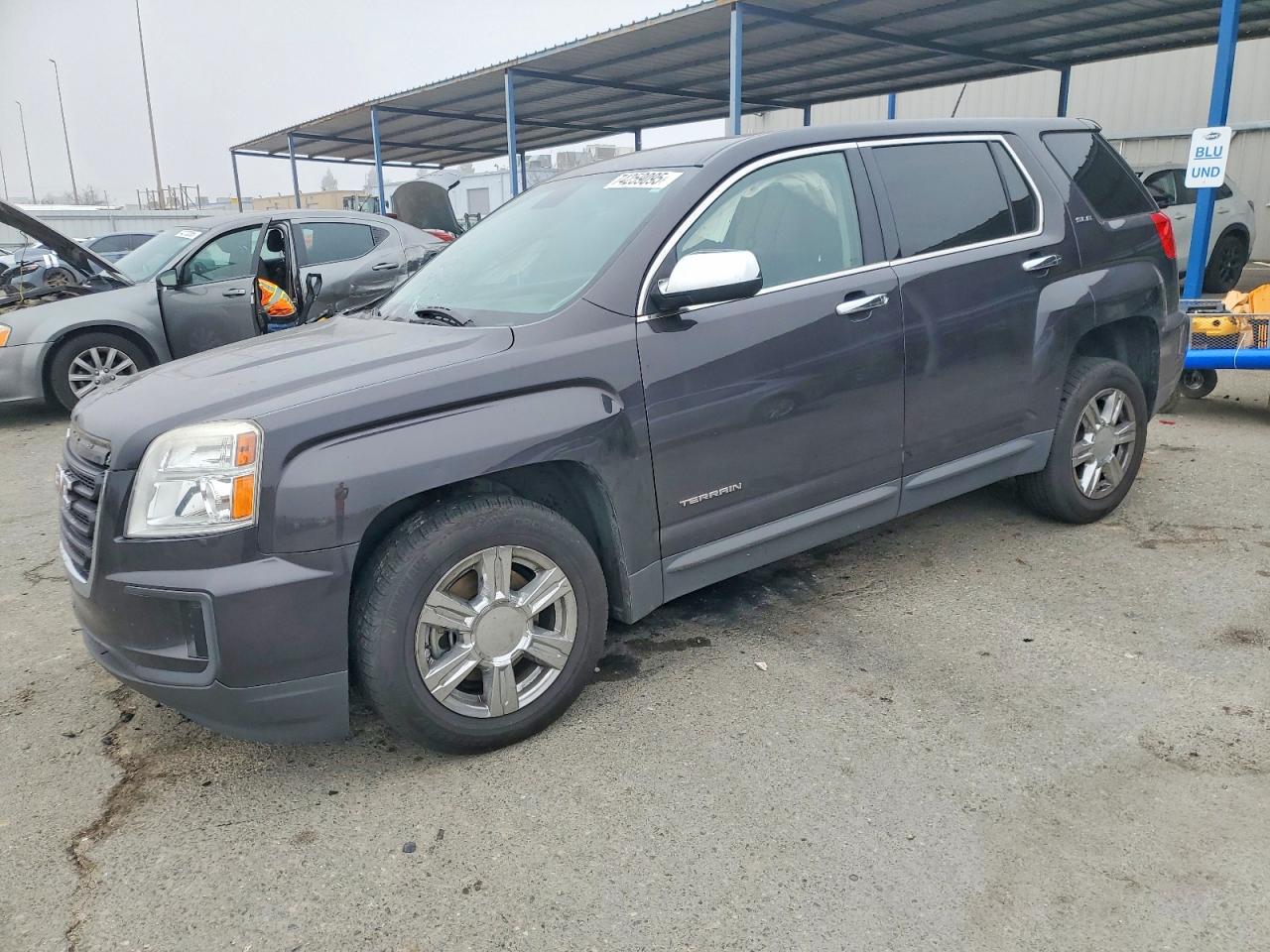 2016 GMC Terrain SLE, VIN 2GKALMEK8G6131423 — Front end