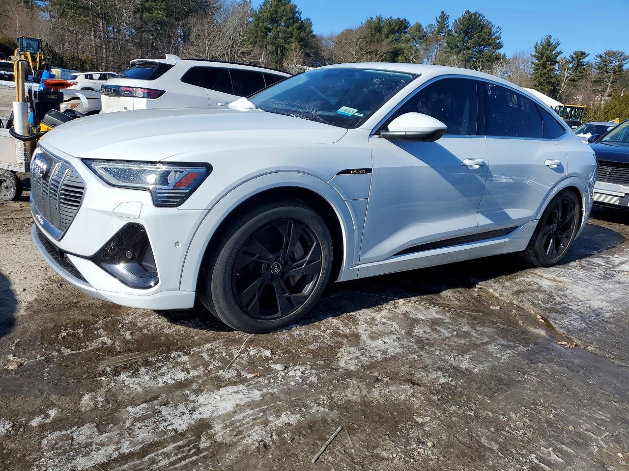 2022 Audi e-tron S line Prestige, VIN WA13AAGE3NB025787 — Normal wear