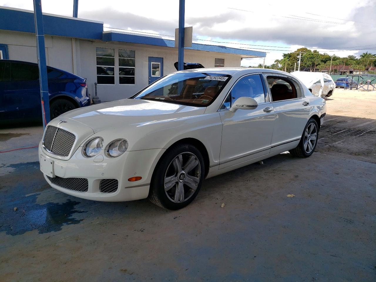 2012 Bentley Flying Spur, VIN SCBBR9ZA9CC073646 — Side