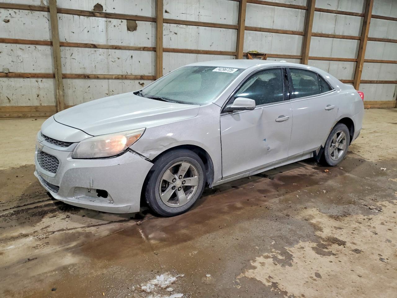 2015 Chevrolet Malibu LT, VIN 1G11C5SL8FF132552 — Front end