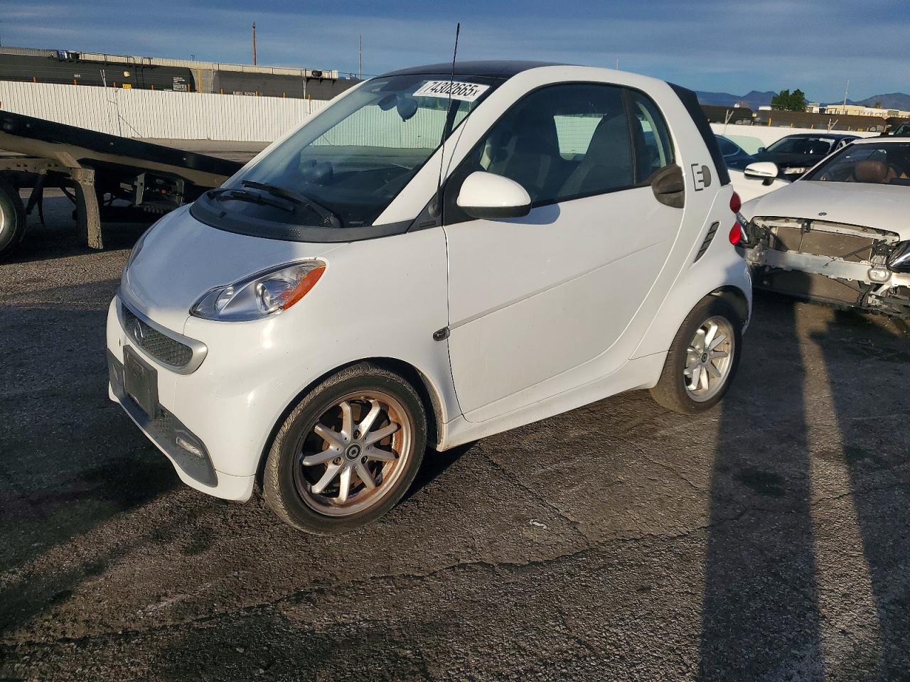 2016 Smart fortwo Passion, VIN WMEEJ9AAXGK845484 — Механическое
