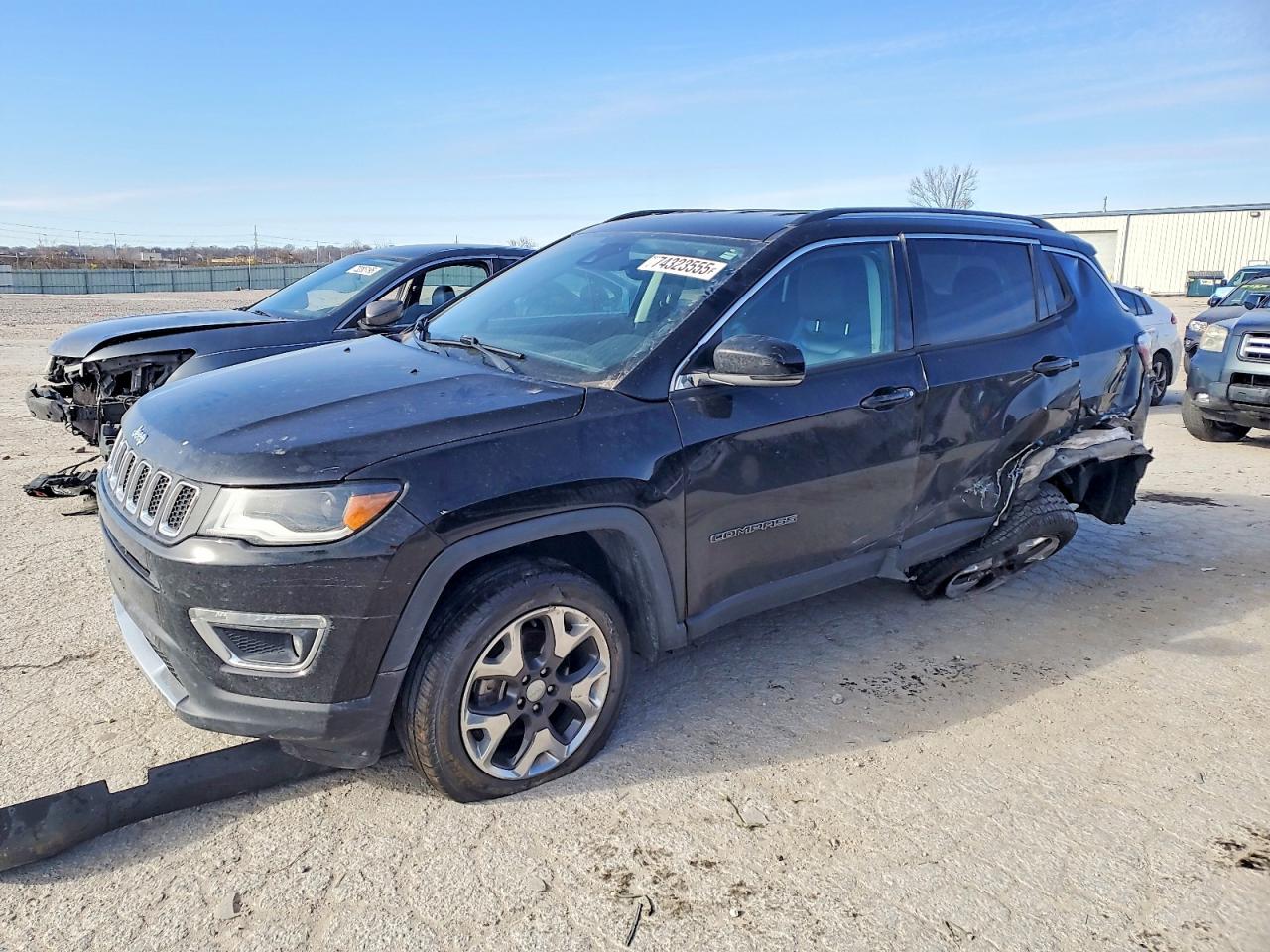 2018 Jeep Compass Limited, VIN 3C4NJDCBXJT341160 — Rear end