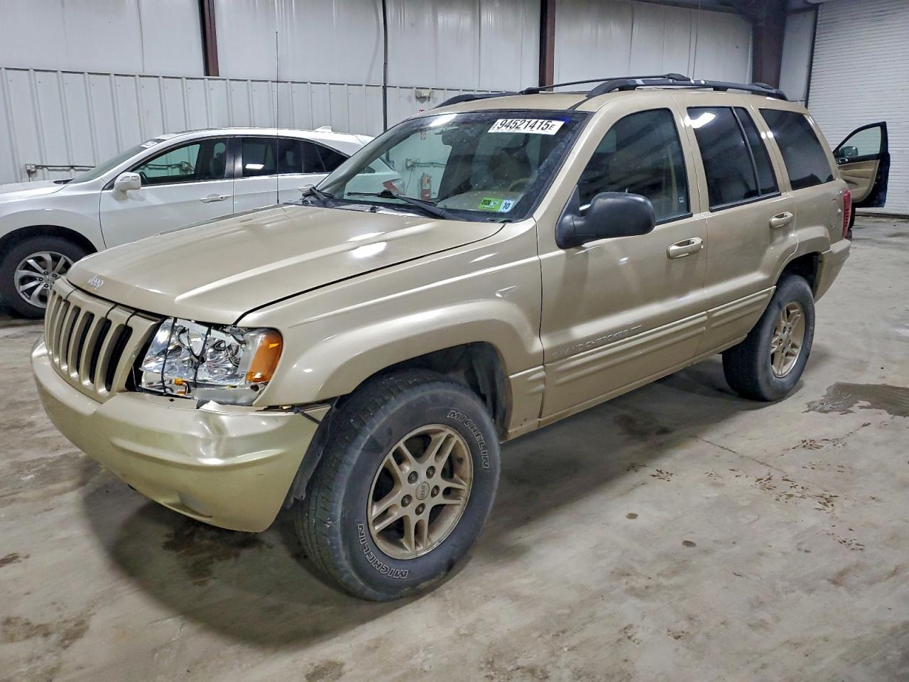 1999 Jeep Grand Cherokee Limited, VIN 1J4GW68N3XC789327 — Front end