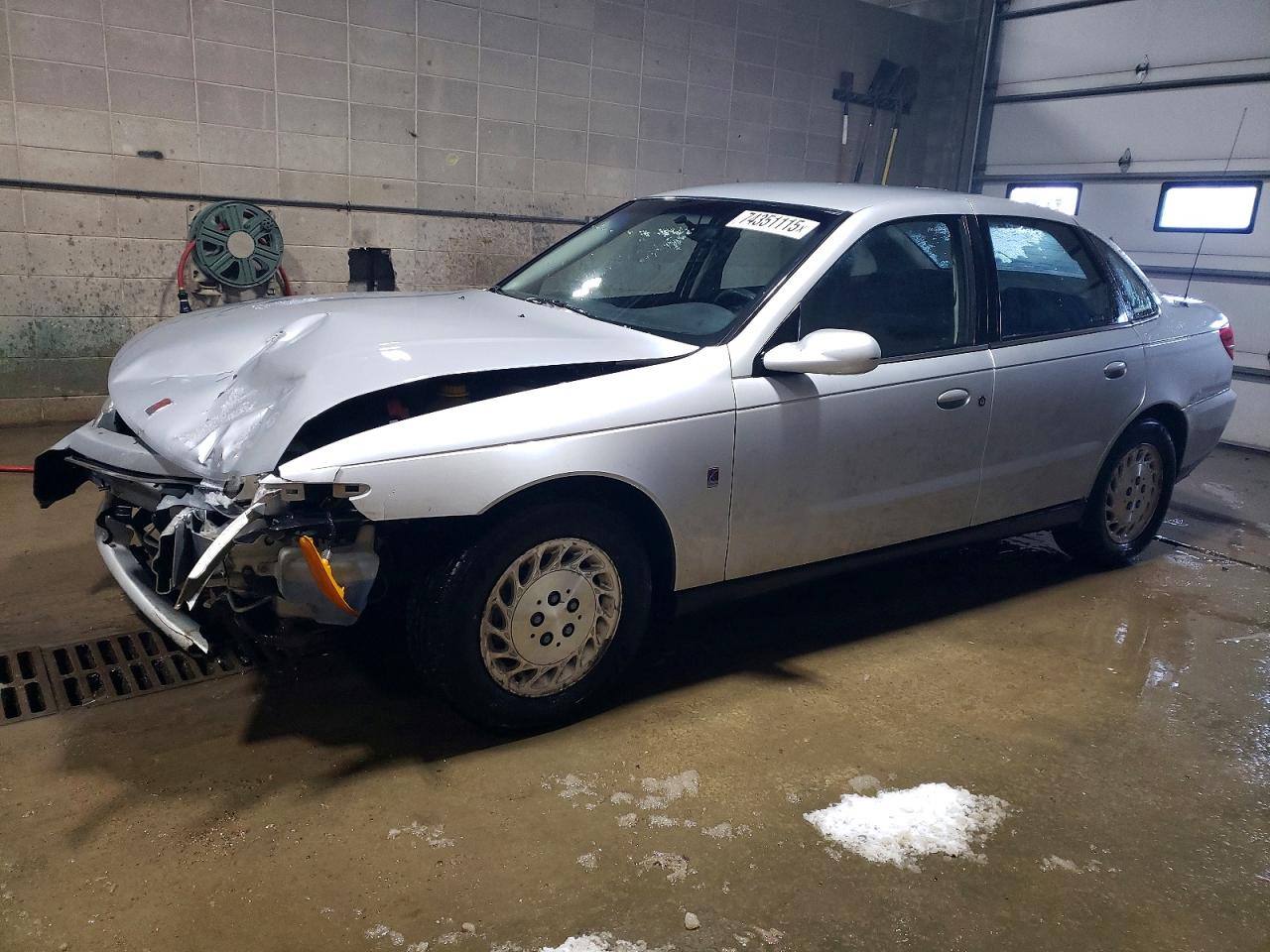 2001 Saturn LS, VIN 1G8JW54R31Y568135 — Front end