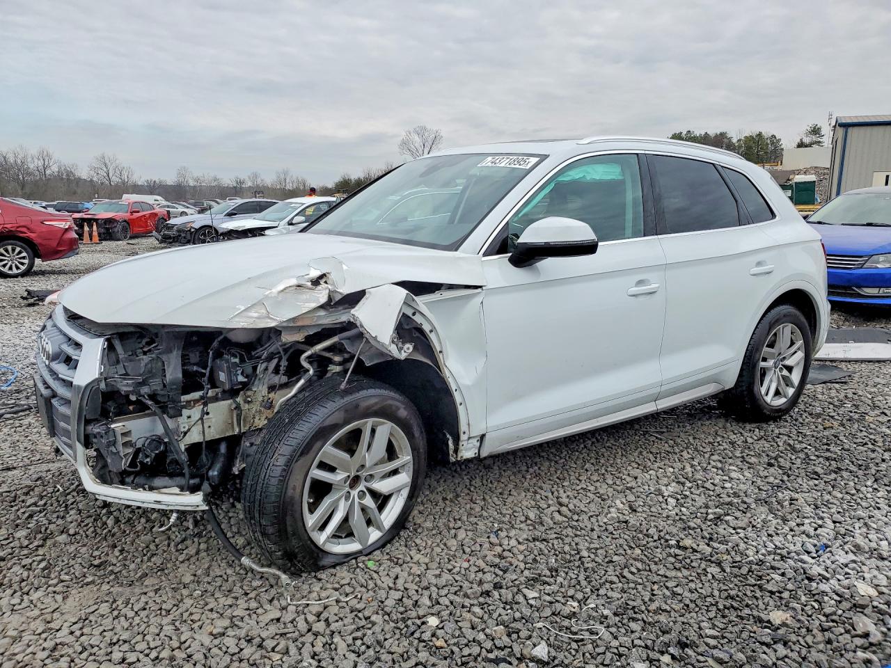 2020 Audi Q5 Premium, VIN WA1ANAFY1L2113290 — Front end