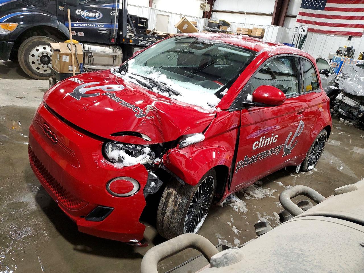 2024 FIAT 500e INSPI(RED), VIN ZFAFFAA47RX216262 — Front end