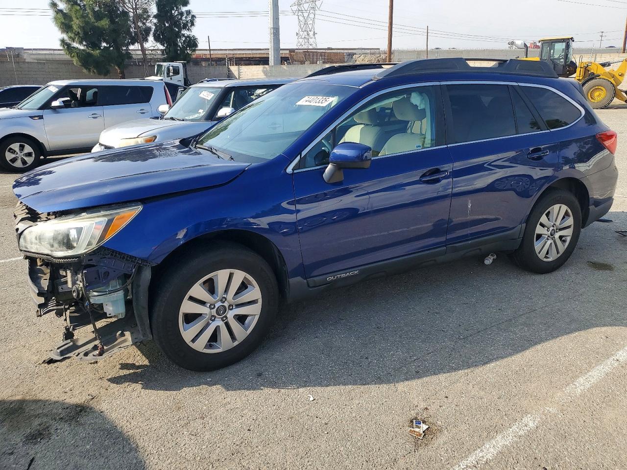 2016 Subaru Outback Premium, VIN 4S4BSAEC1G3321593 — Front end