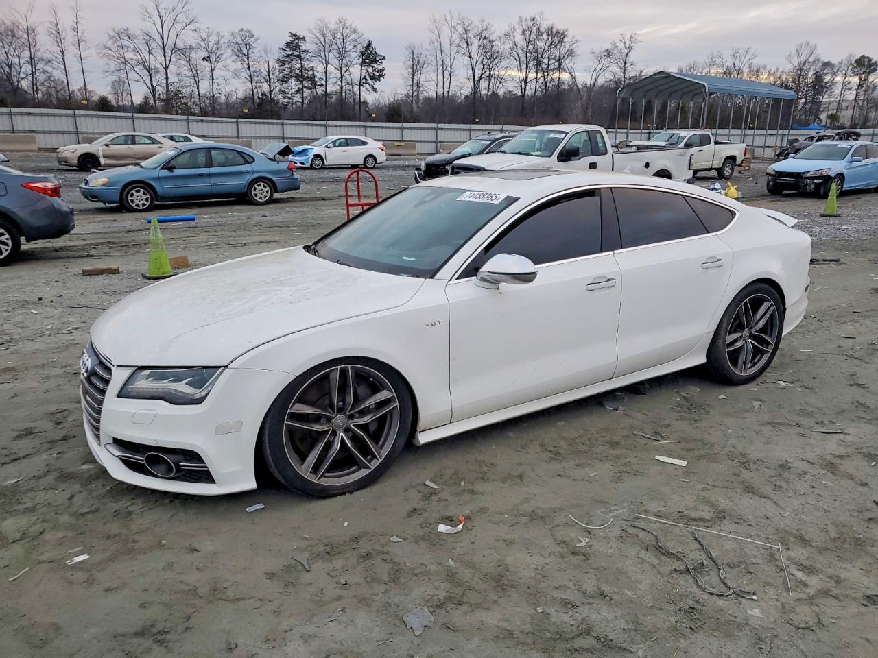 2013 Audi S7 Prestige, VIN WAU32AFC9DN142805 — Мелкие вмятины и царапины