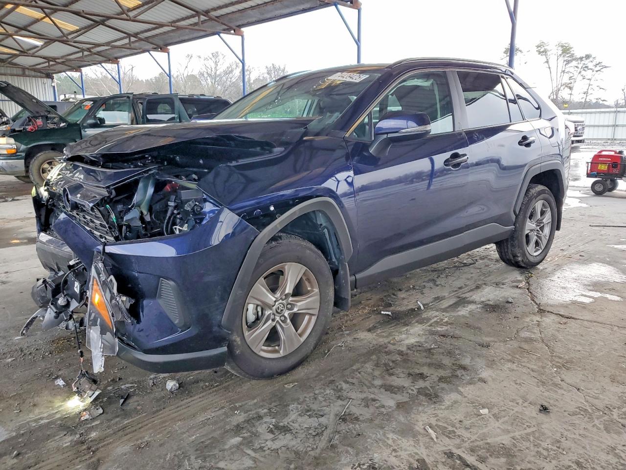 2025 Toyota RAV4 XLE, VIN 2T3W1RFV3SW412233 — Фото с аукциона 1 of 14