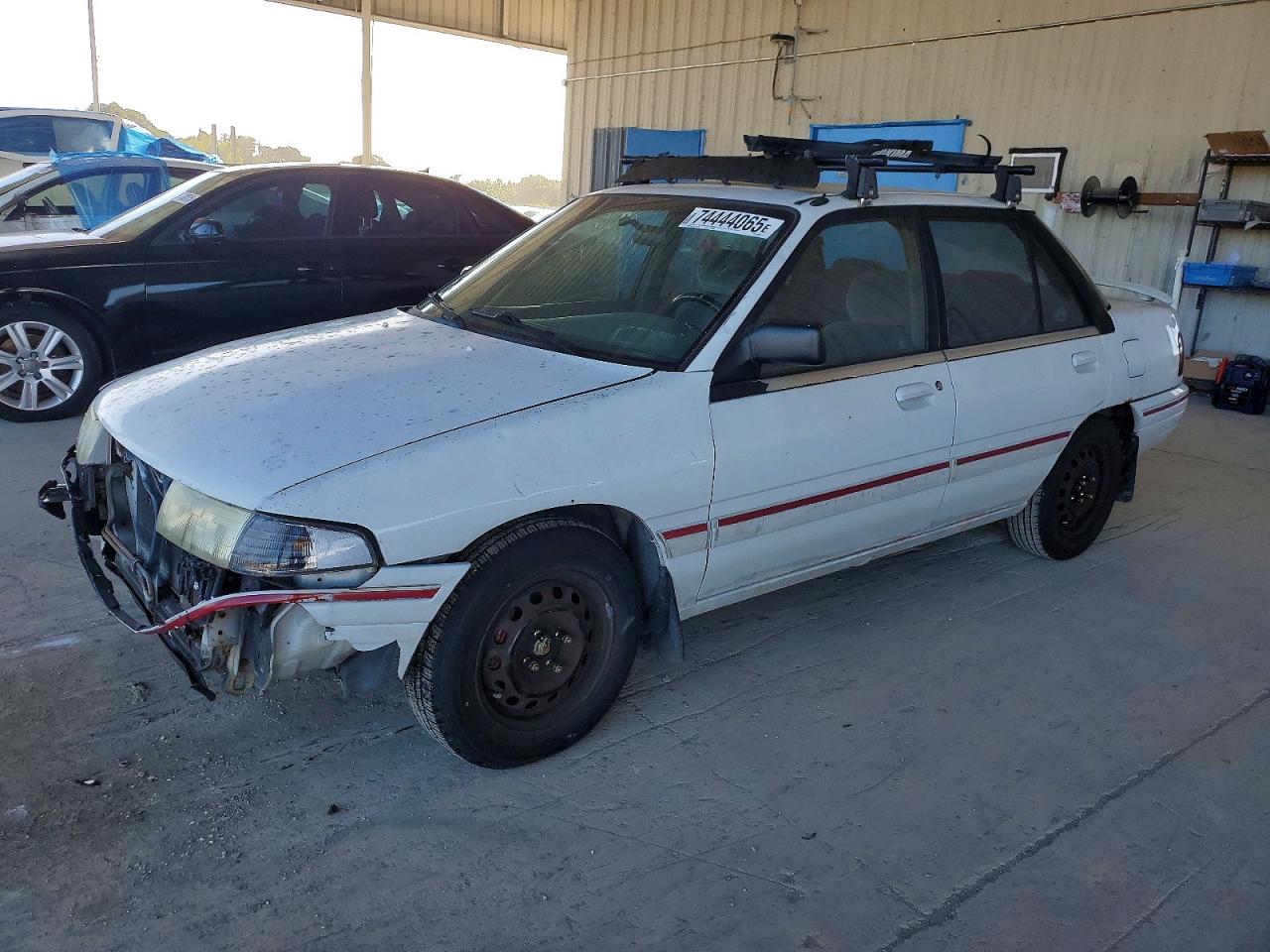 1994 Mercury Tracer, VIN 3MARM1489RR601874 — Front end