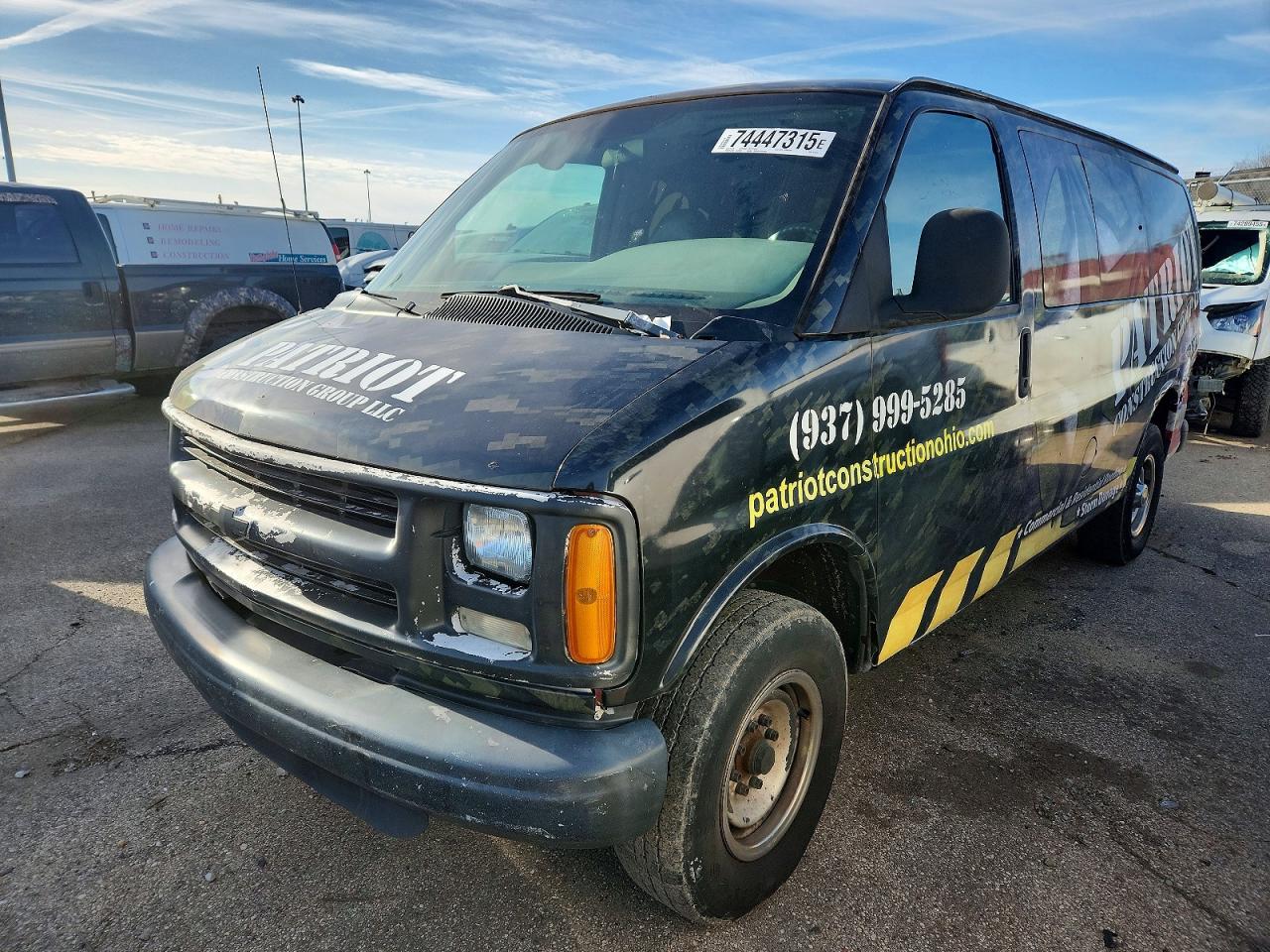 1998 Chevrolet Express G3500, VIN 1GAHG35R1W1078015 — Rear end
