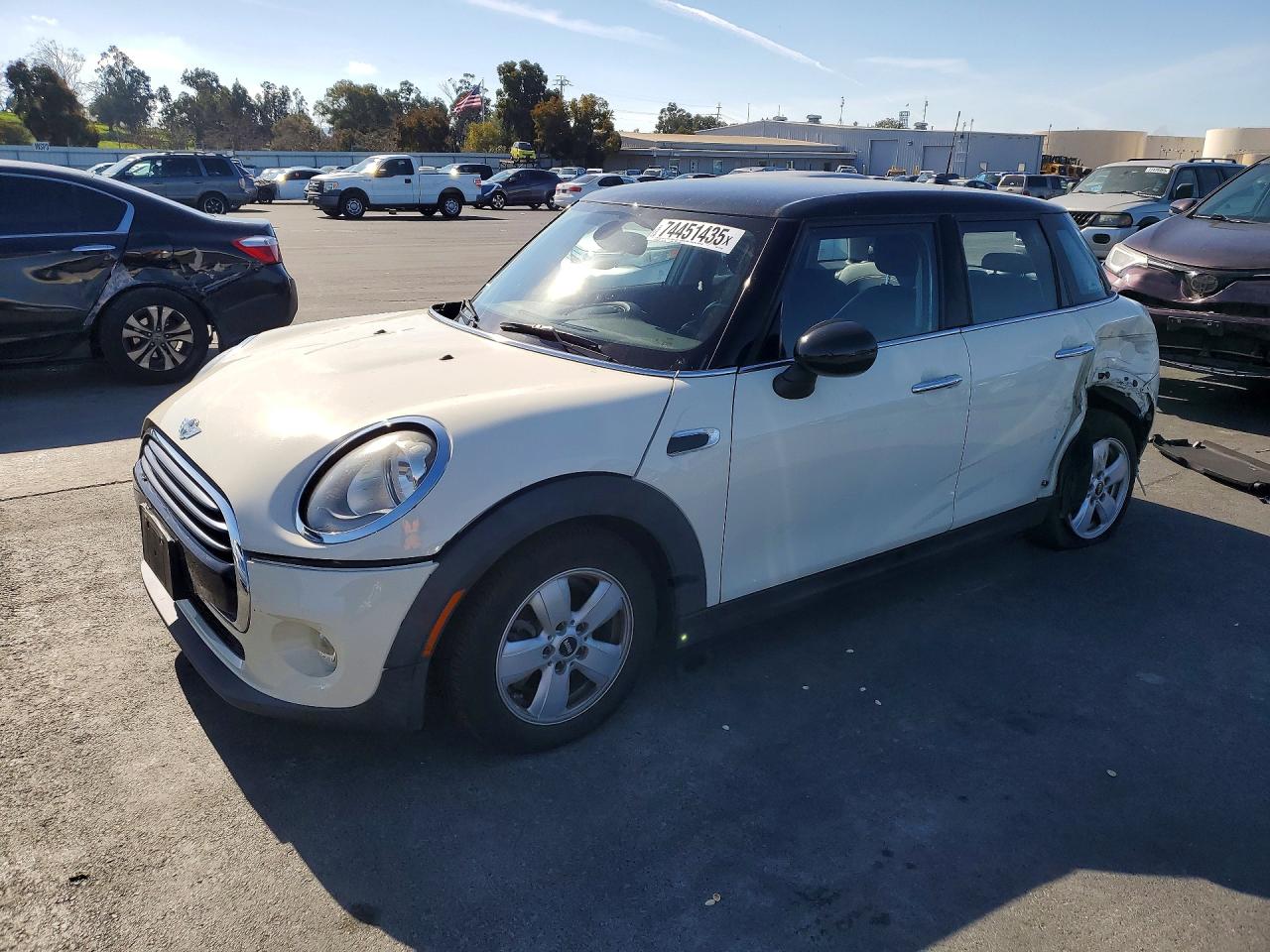 2017 MINI Hardtop 4 Door Cooper, VIN WMWXU1C38H2F77082 — Rear end