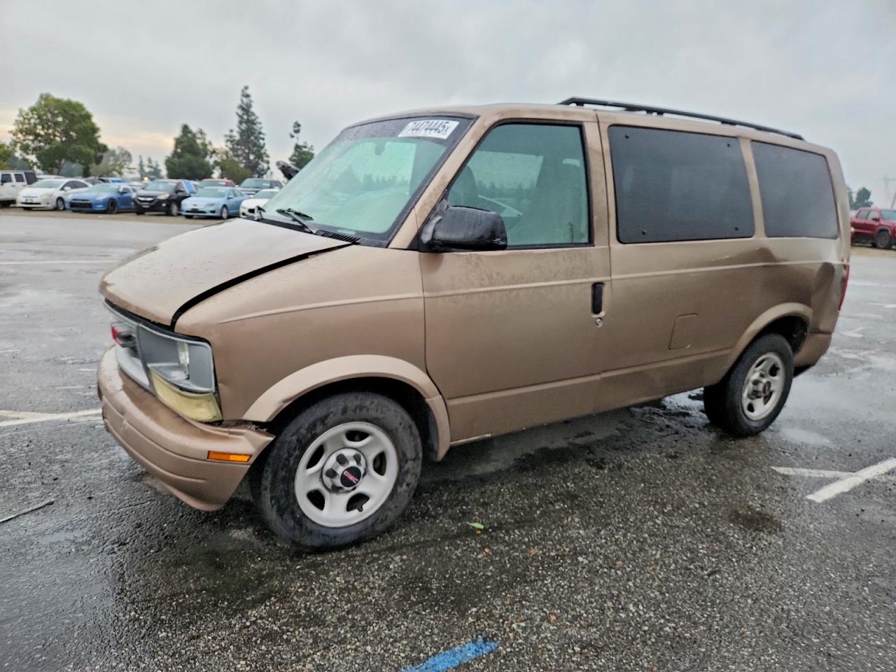 2005 GMC Safari, VIN 1GKDM19X15B500096 — Rear end