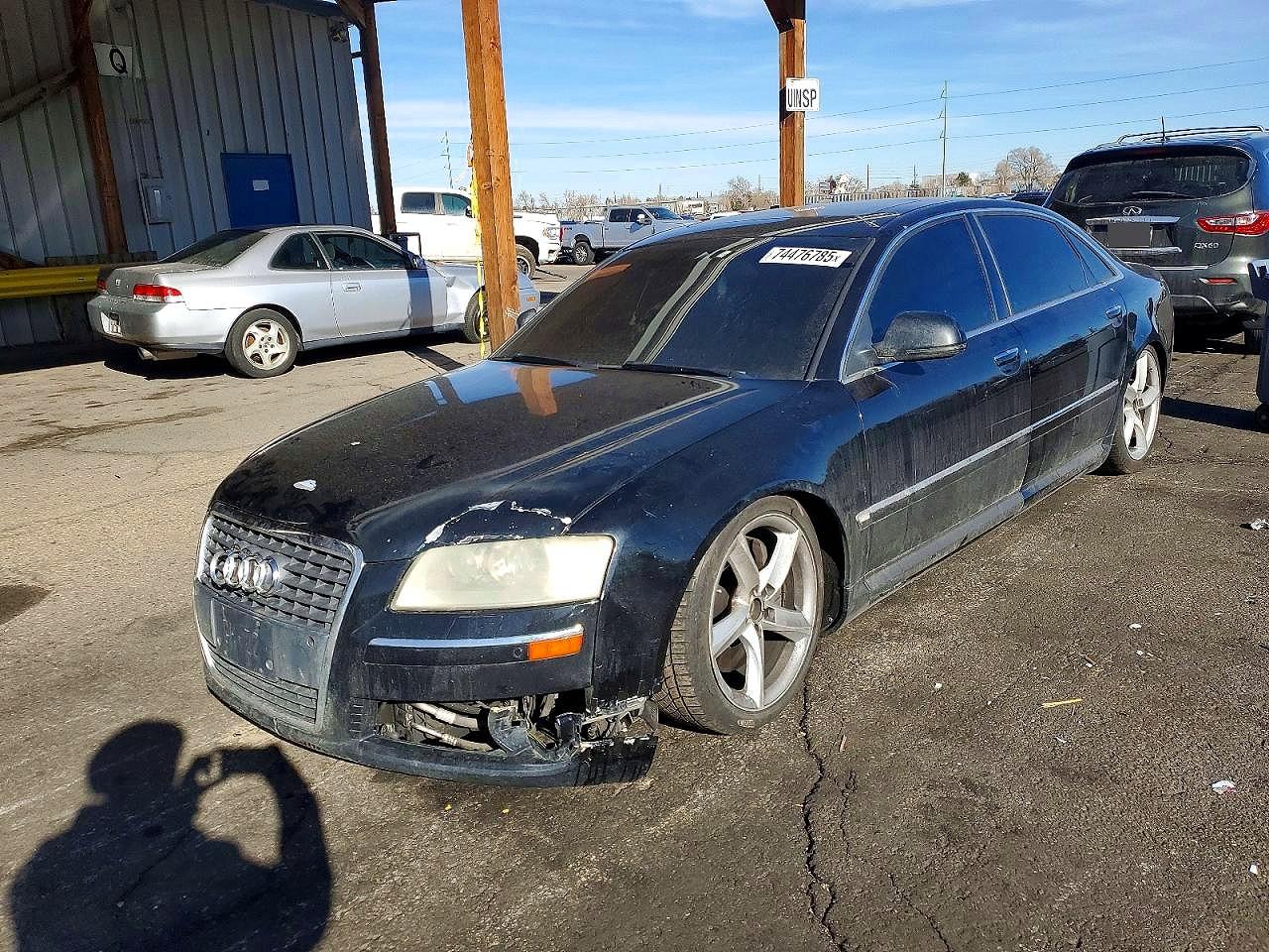 2010 Audi A8, VIN WAURVAFA5AN009230 — Перед