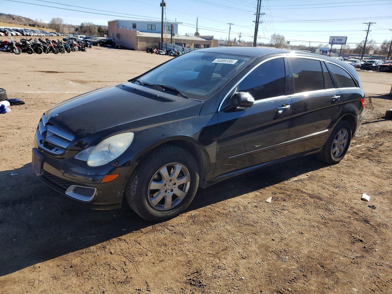 2007 Mercedes-Benz R 3.5L, VIN 4JGCB65E37A052513 — Front end
