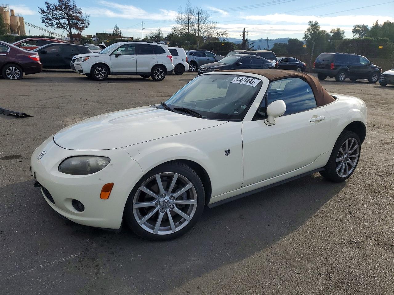 2006 Mazda MX-5 Miata Grand Touring, VIN JM1NC25F060113123 — Front end