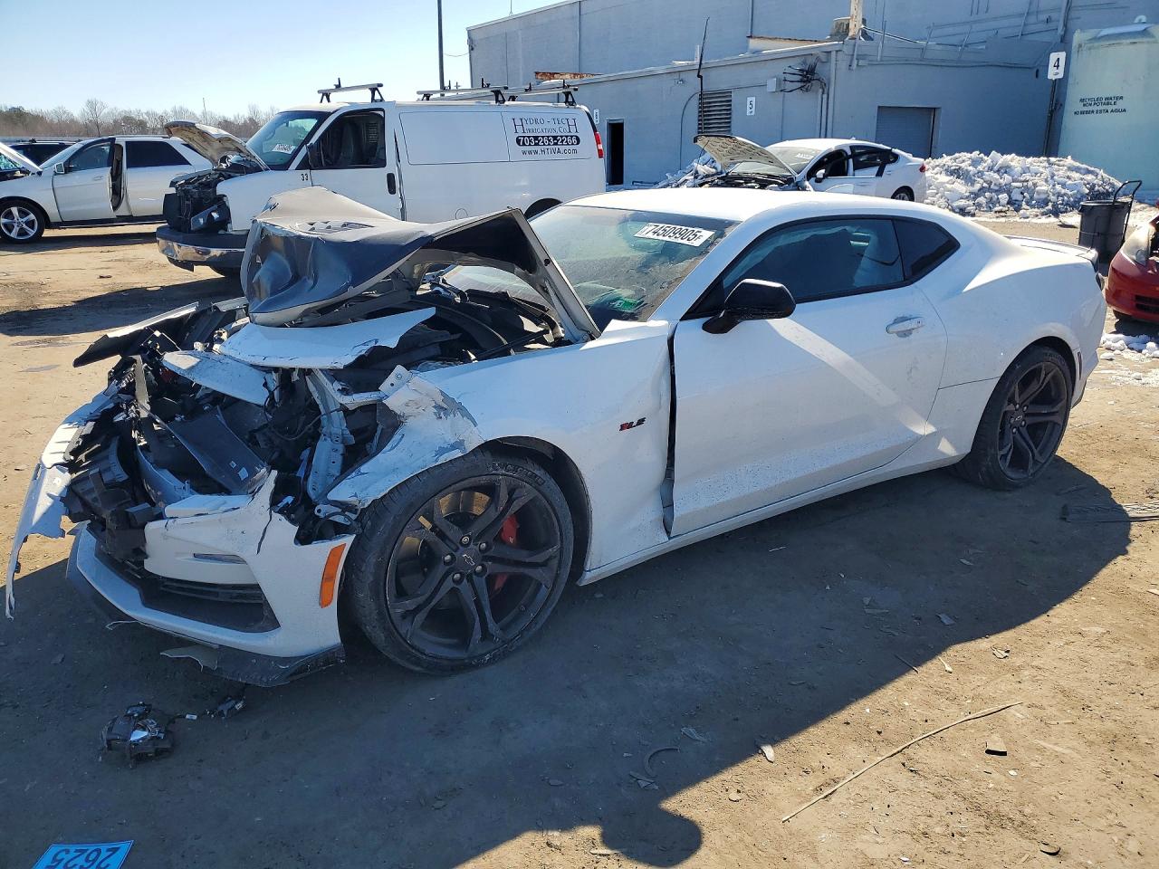 2021 Chevrolet Camaro LT1, VIN 1G1FE1R7XM0135308 — Front end