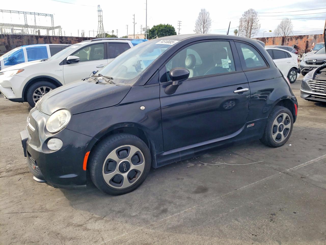 2015 FIAT 500e, VIN 3C3CFFGE1FT522880 — Normal wear