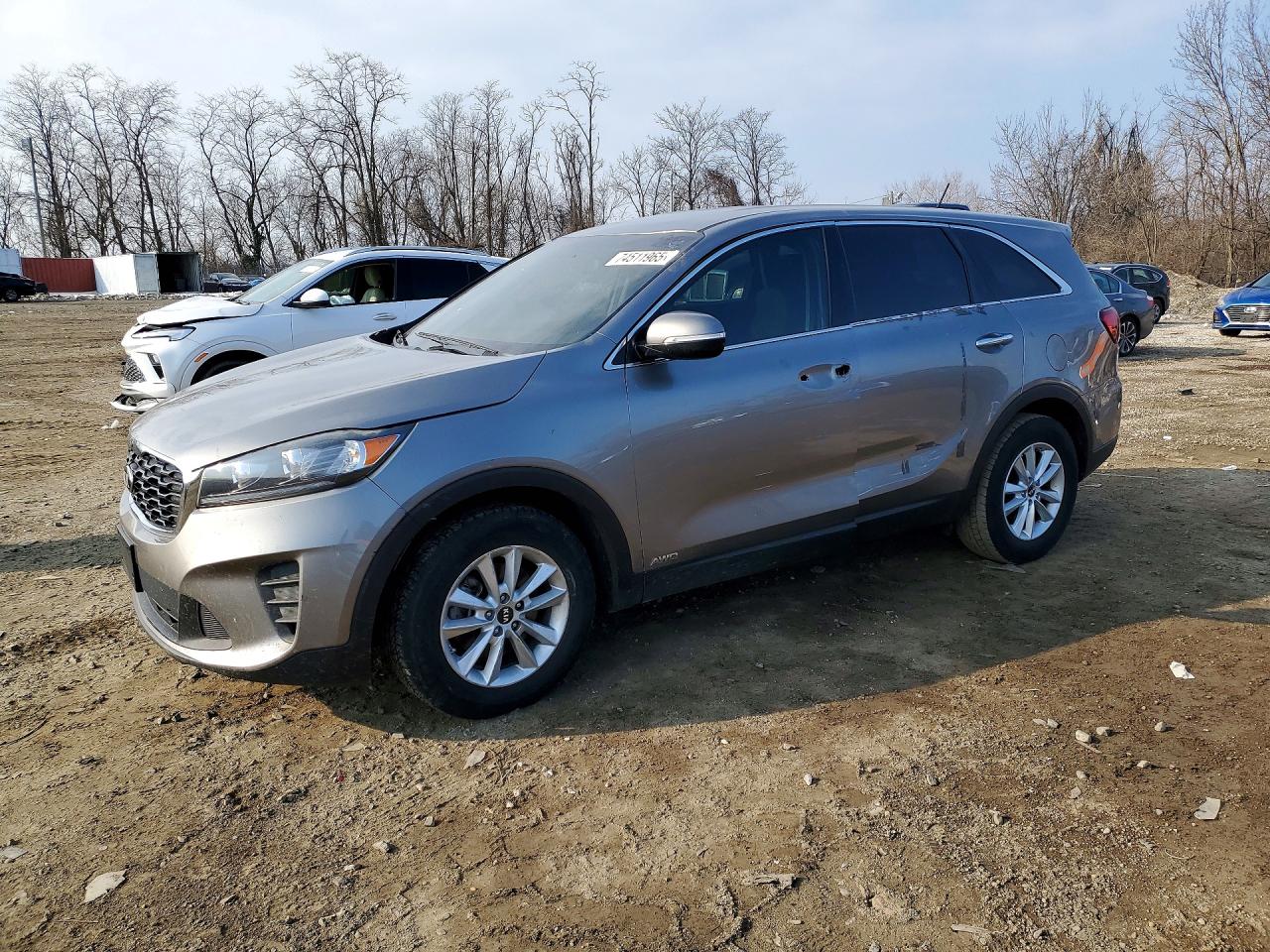 2019 Kia Sorento LX, VIN 5XYPGDA52KG530365 — Rear end