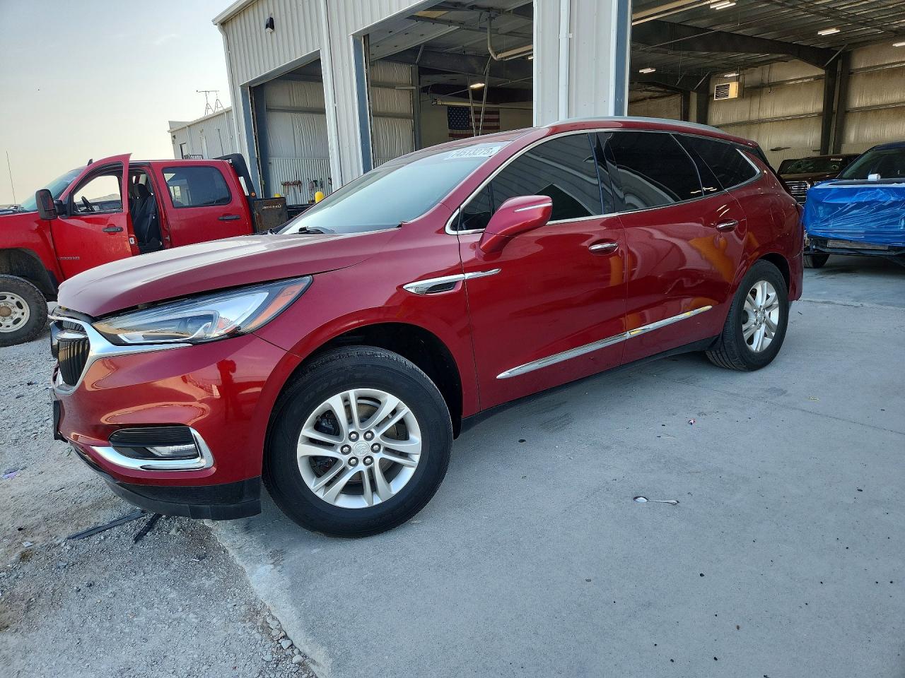 2021 Buick Enclave Essence, VIN 5GAEVAKWXMJ155932 — Rear end