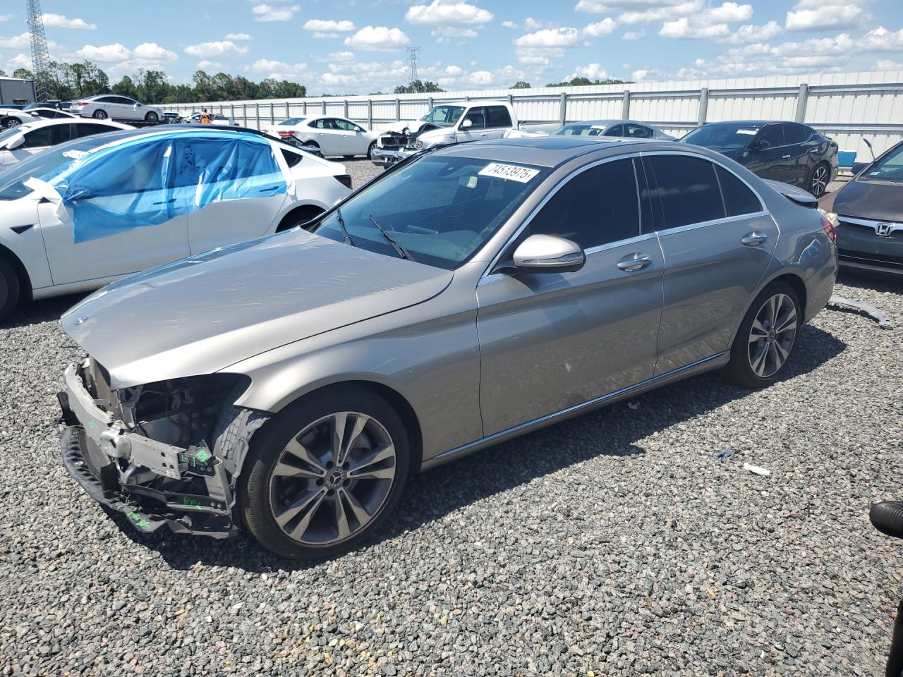 2019 Mercedes-Benz C 300, VIN 55SWF8DB7KU321717 — Перед