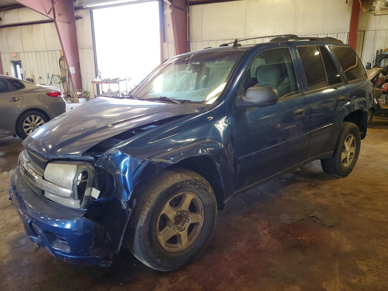 2006 Chevrolet TrailBlazer LS, VIN 1GNDT13S662298618 — Front end