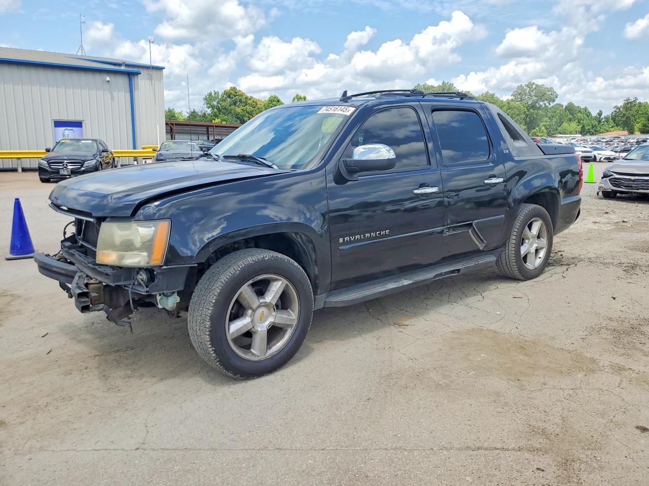 2007 Chevrolet Avalanche 2LT, VIN 3GNEC12J37G274797 — Front end