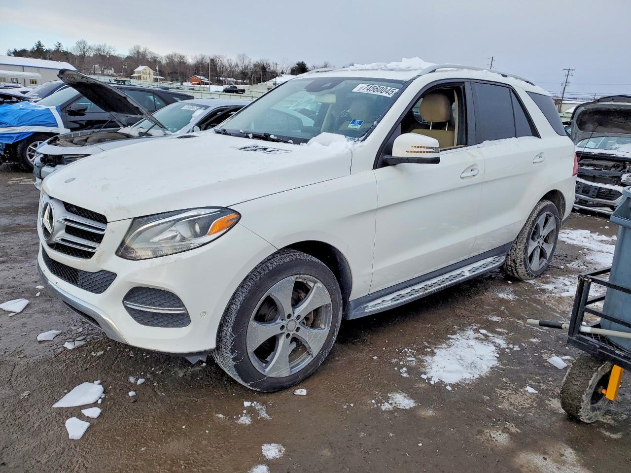 2017 Mercedes-Benz GLE 350, VIN 4JGDA5HB8HA828302 — Front end