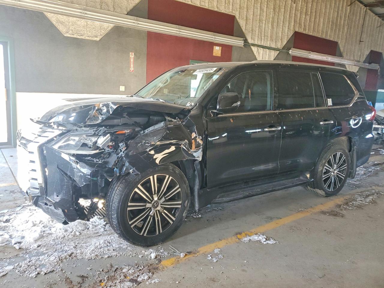 2018 Lexus LX 570, VIN JTJHY7AX5J4259431 — Front end