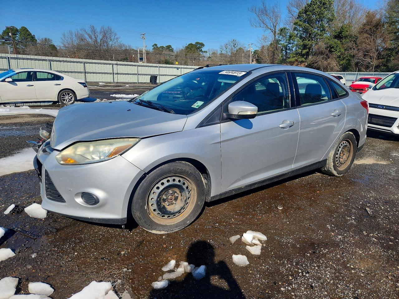 2014 Ford Focus SE, VIN 1FADP3F21EL378556 — Front end