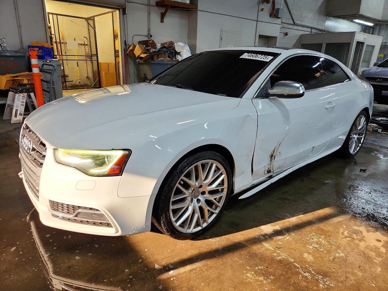 2015 Audi S5 Premium Plus, VIN WAUCGAFR3FA029951 — Бок