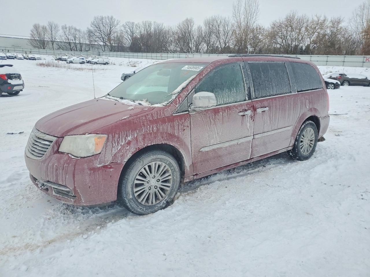 2015 Chrysler Town & Country Touring L, VIN 2C4RC1CG7FR573277 — Auction photo 1 of 15