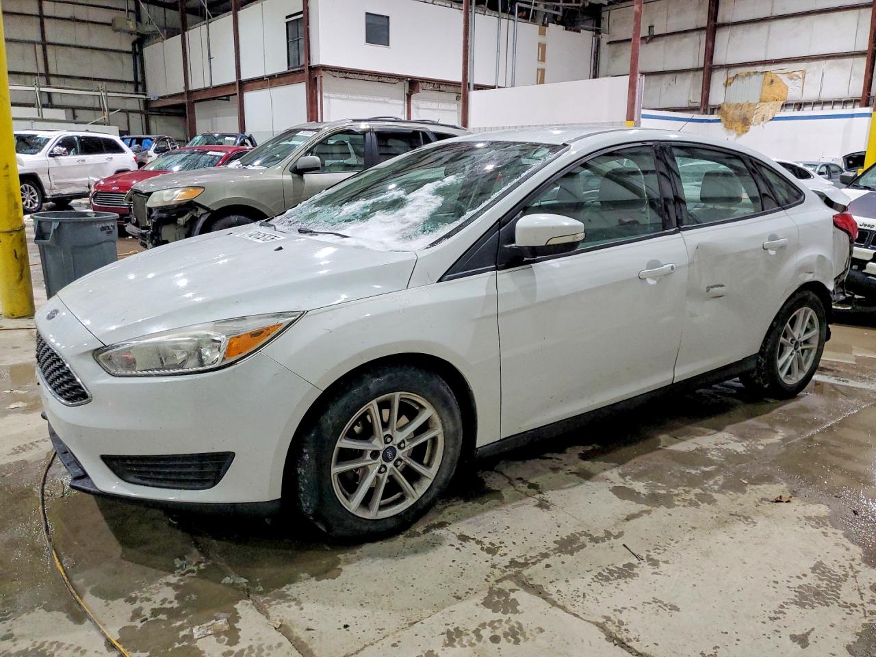 2016 Ford Focus SE, VIN 1FADP3F20GL210829 — Rear end