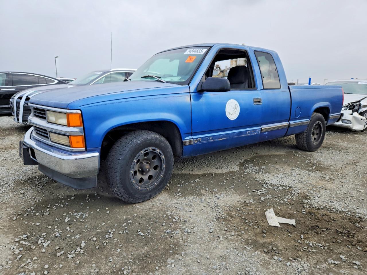 1997 Chevrolet Silverado 1500, VIN 1GBEC19R6VE206328 — Minor dents and scratches