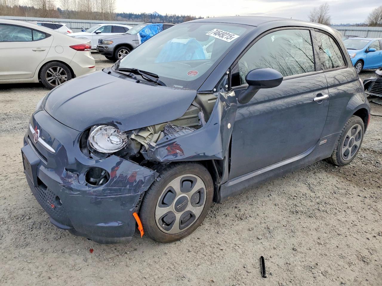 2018 FIAT 500e, VIN 3C3CFFGE5JT377383 — Перед