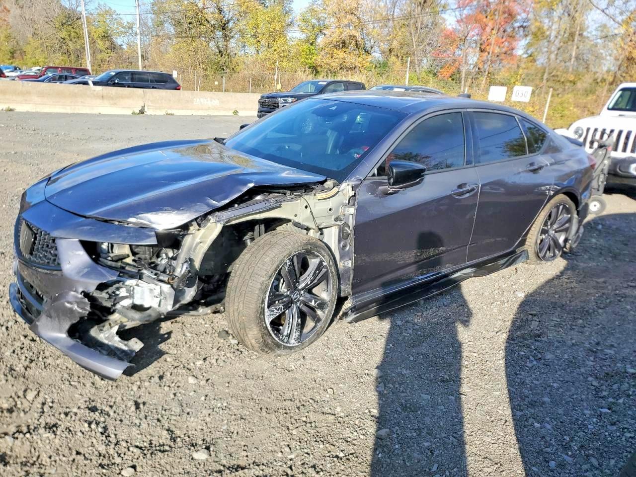 2022 Acura TLX w/A-Spec Package, VIN 19UUB6F54NA002001 — Auction photo 1 of 4
