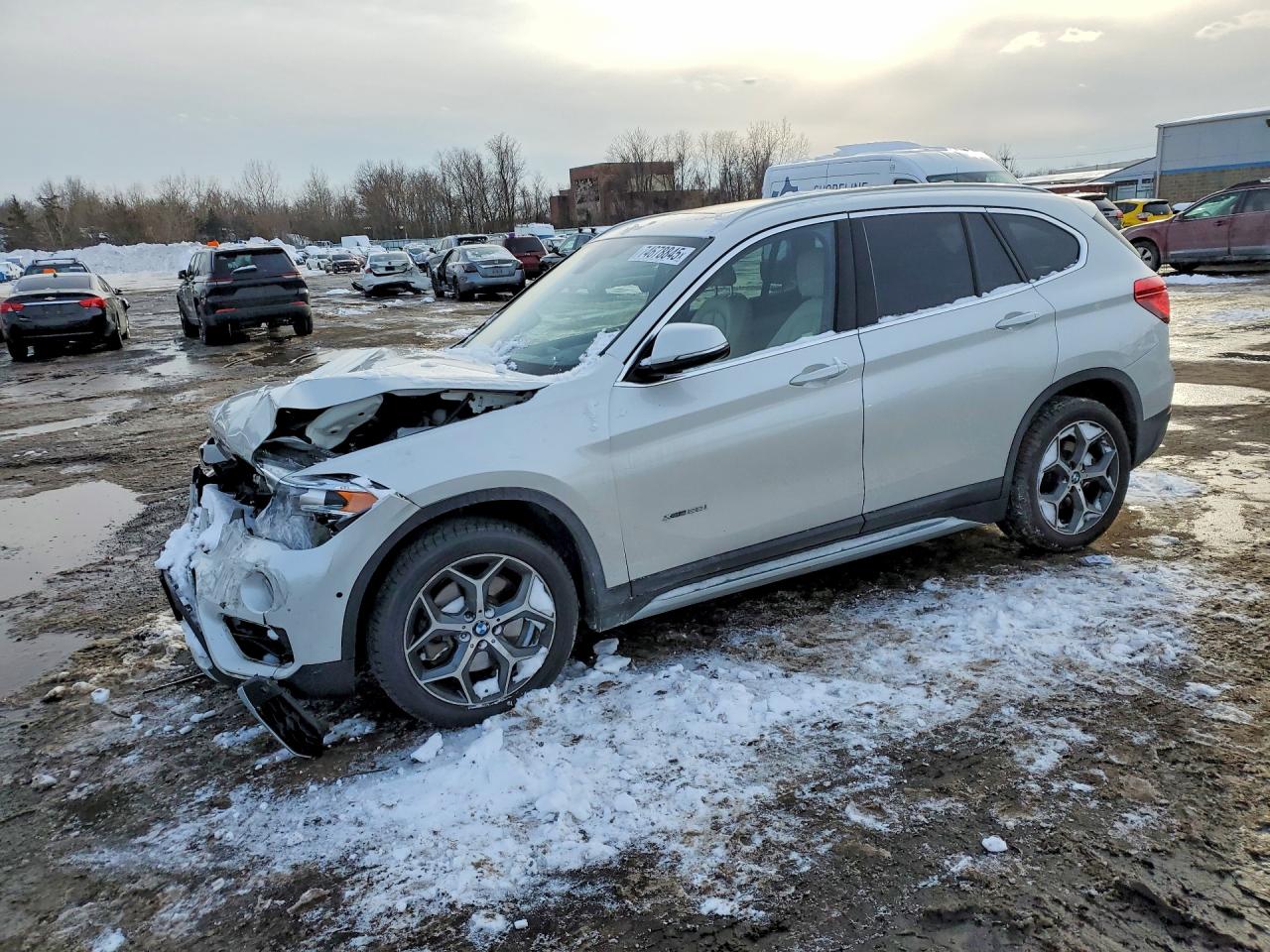 2017 BMW X1 xDrive28i, VIN WBXHT3C37H5F85620 — Front end