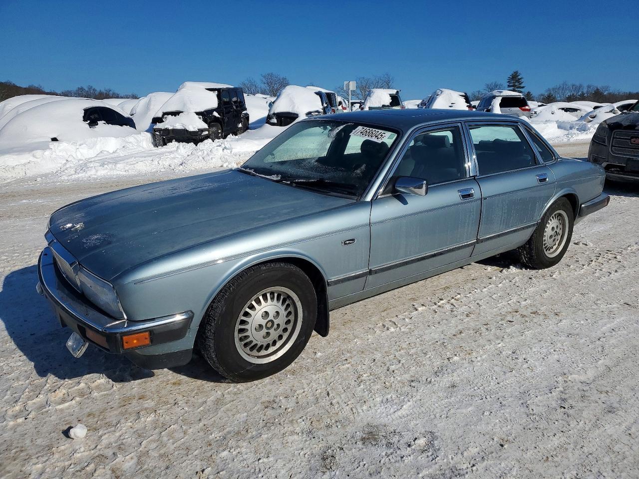 1990 Jaguar XJ, VIN SAJKY1747LC612605 — Зад
